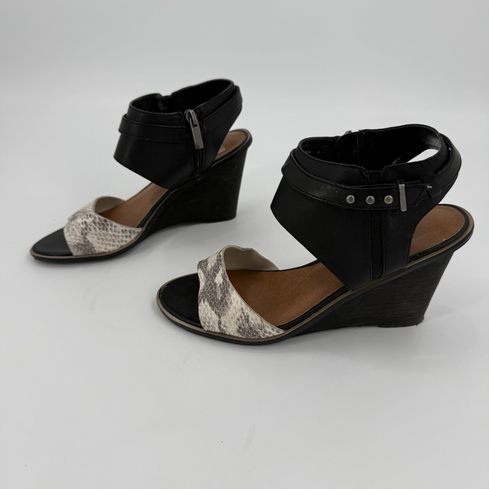 Dolce Vita Womens Size 8 Black Snake Print Ankle Strap Wedge Sandals Heels
